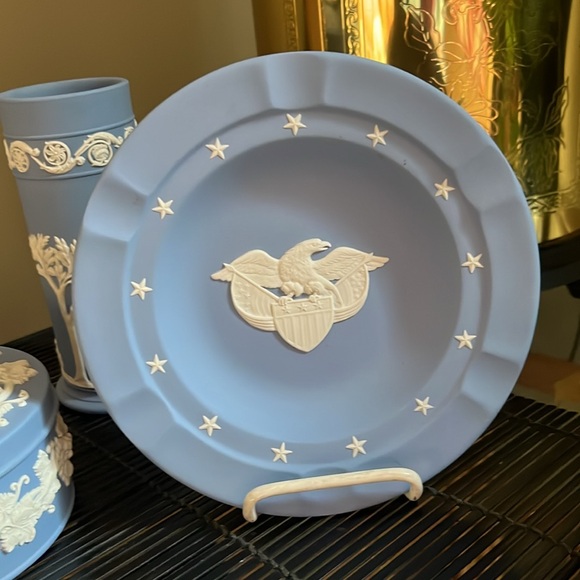 Vintage Wedgwood Blue Jasperwear American Eagle Cigar Tray (1969) - Picture 1 of 5